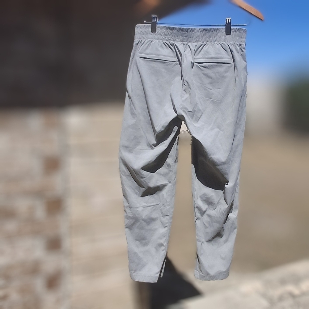 Athleta Mod Trekkie Crop Pants 291743-01 Gray Nylon Zipper Ankle Women Size 8 - Picture 8 of 16
